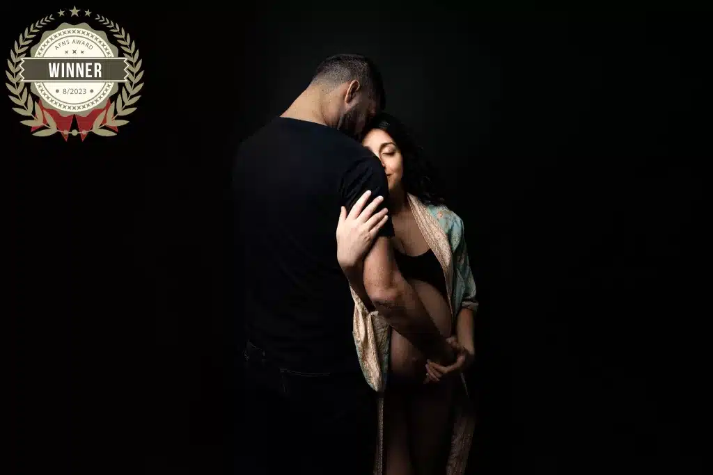 photographe grossesse geneve - couple en photo - femme enceinte - image primée ANFS